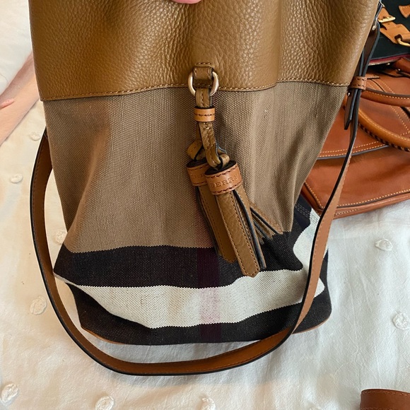 Burberry bag w/dustbag - Picture 8 of 16